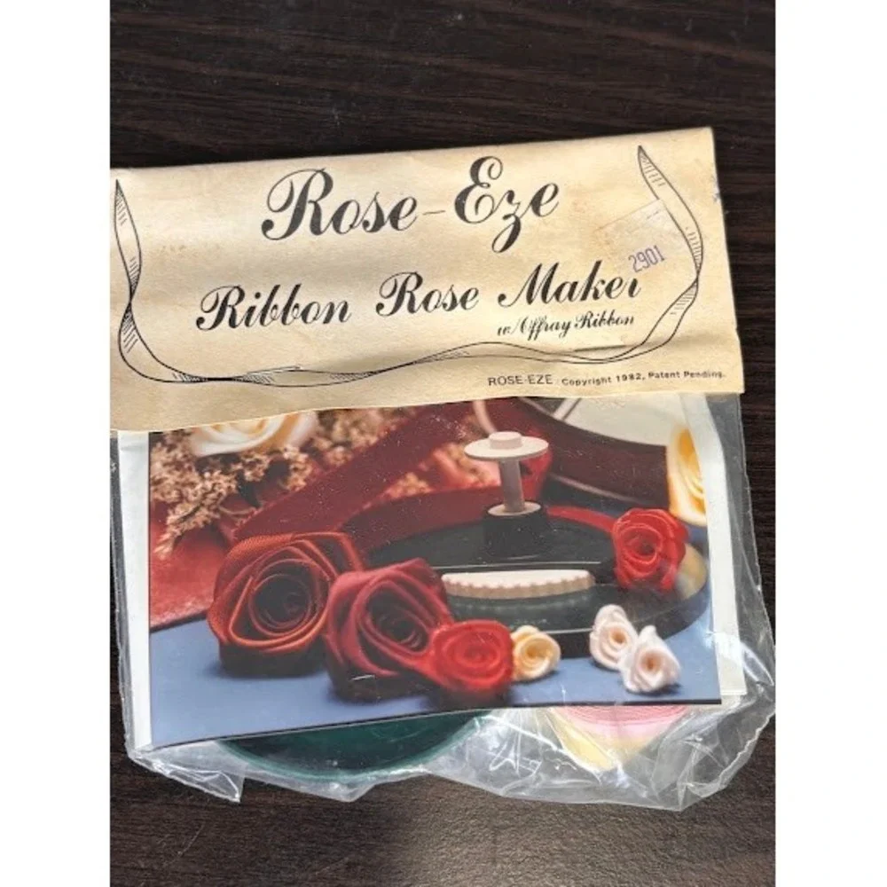 Vintage Rose-Eze Ribbon Rose Maker Animal Trax 1982 Craft Kit Offray Ribbon